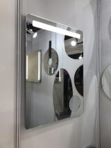 Zrcadlo 80 x 60 cm LED osvětlení zvětšovací zrcátko BELLA detail